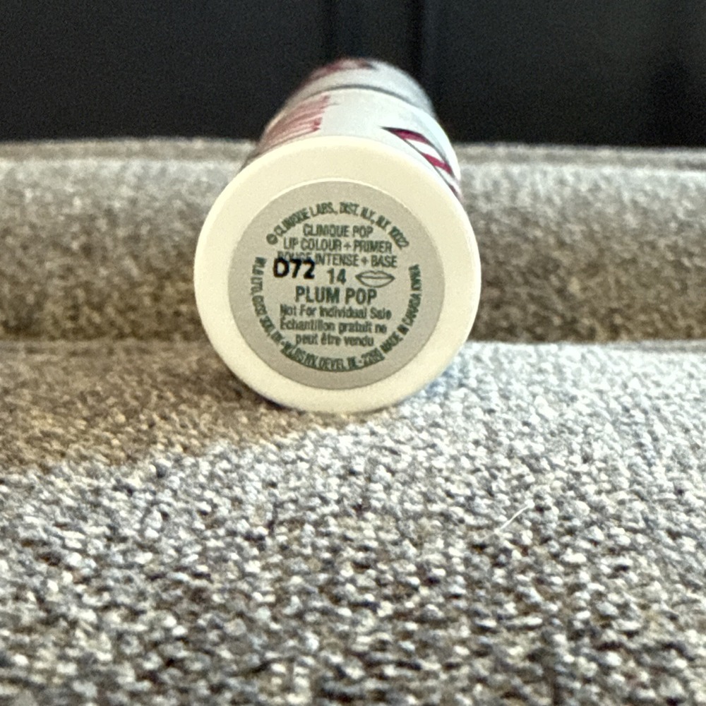 Clinique LIP COLOR + PRIMER INTENSE + BASE Lipstick - 14 Plum Pop - Picture 4 of 6